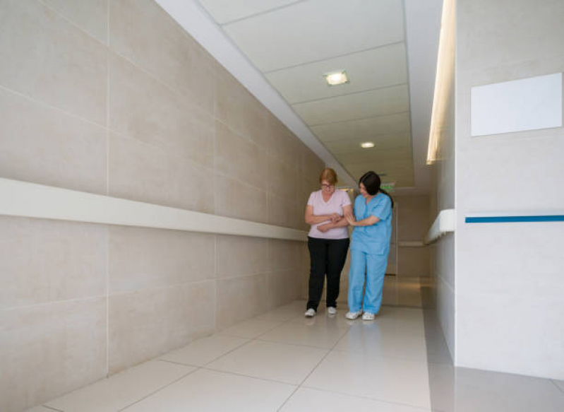Acompanhante em Internação Hospitalar Paraisópolis - Cuidador de Idoso e Acompanhante Hospitalar