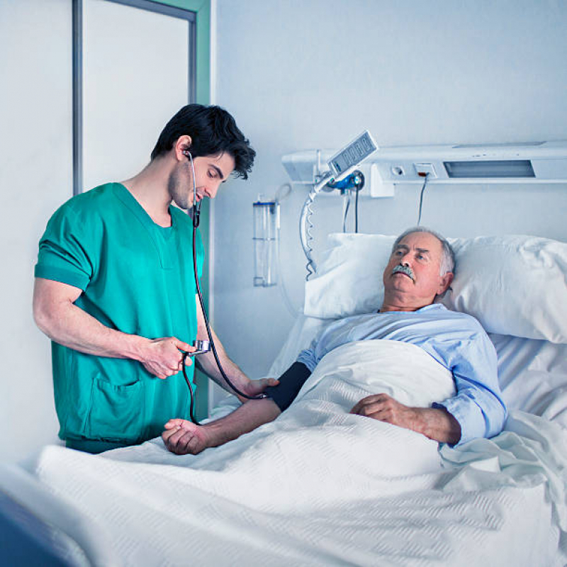 Cuidador de Idoso e Acompanhante Hospitalar Berrini - Cuidadora e Acompanhante Hospitalar