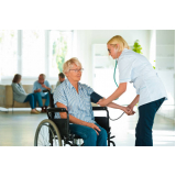 enfermeira para cuidar idoso Pompéia